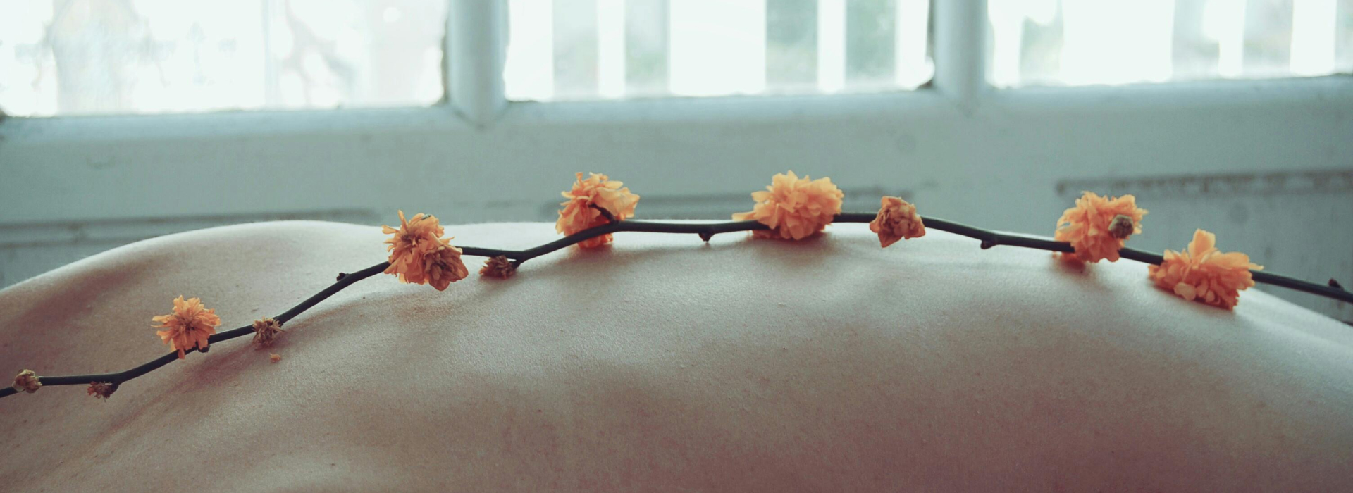 4 pozycje ułożeniowe które mogą pomóc na ból kregosłupa